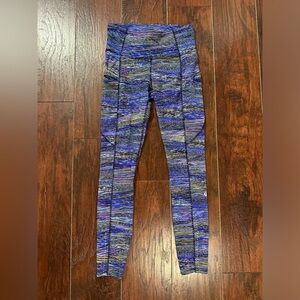 Lululemon Fast and Free I| Size 4 HighRise 25" *Nulux
Interconnect Blue Multi
